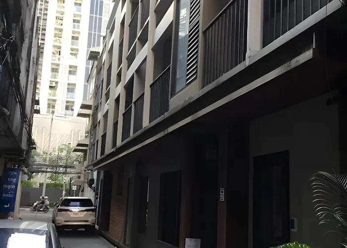 Go Silom Bang Rak - Bts Surasak